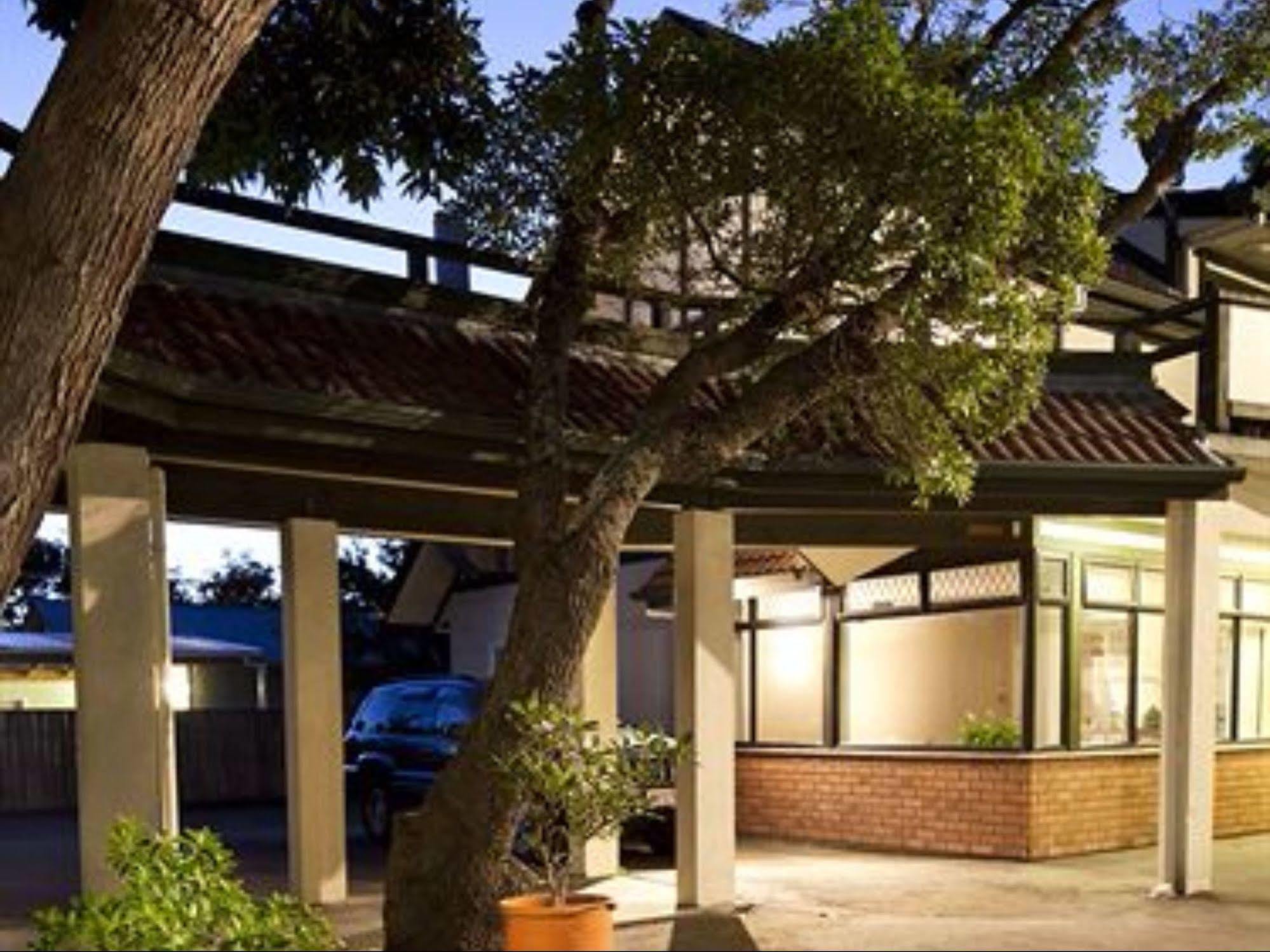 Champers Motor Inn 로어허트 외부 사진